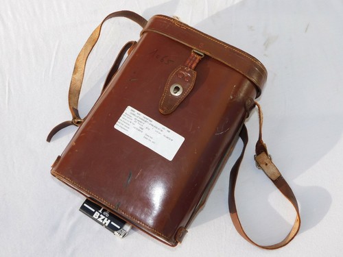Tres bel ancien - tres, cuir